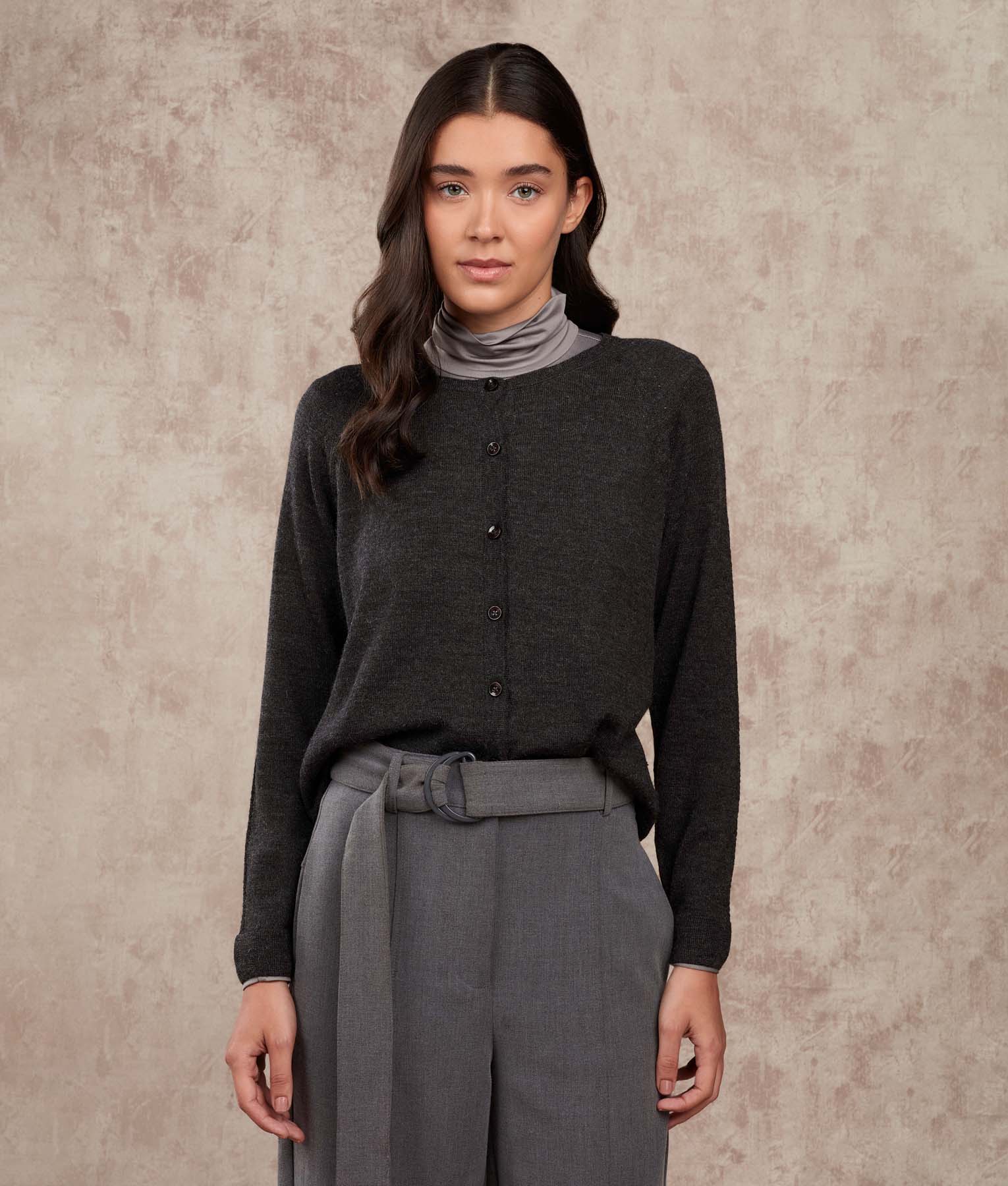 Basic Raglan Sleeves Cardigan - Image 2