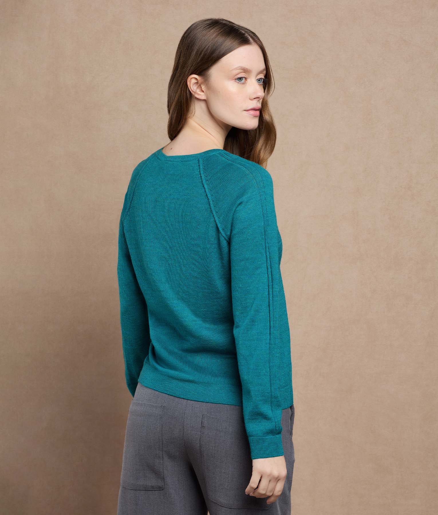 Basic Raglan Sweater - Image 3