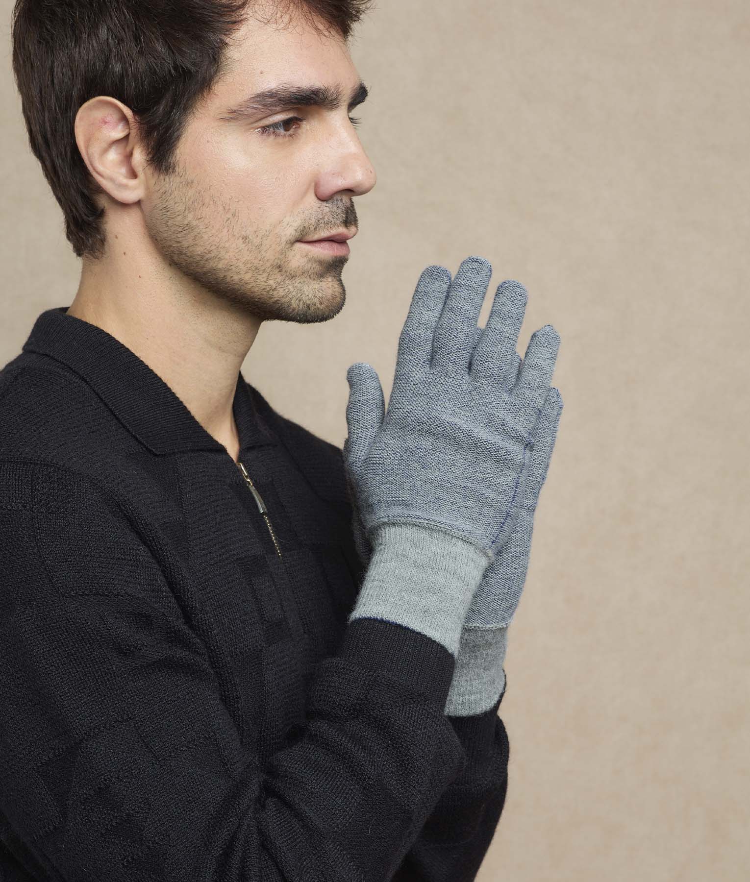 Basic Reversible Men Gloves - Image 4