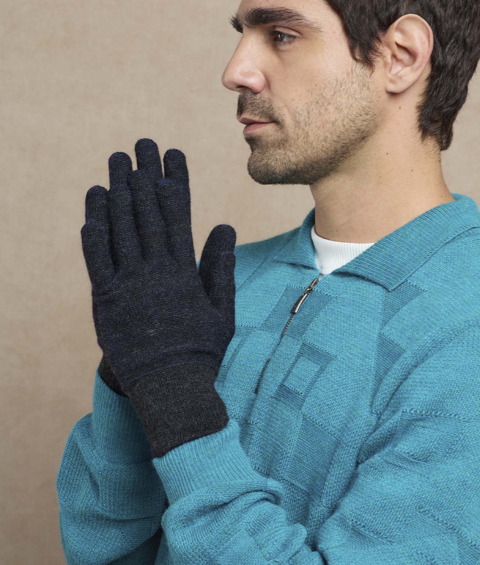 Basic Reversible Men Gloves - Image 5