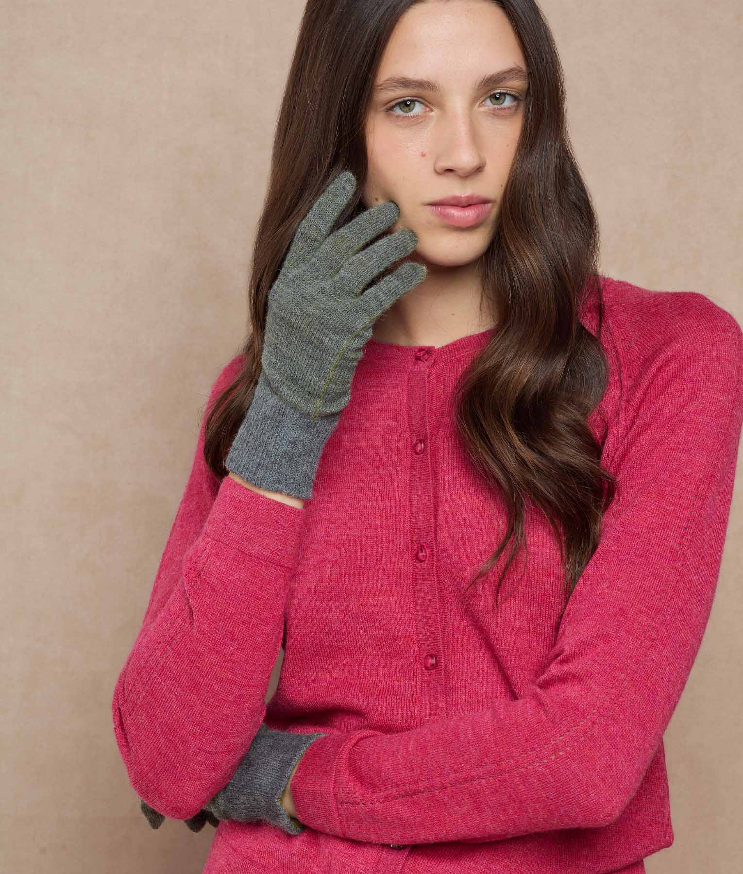 Basic Reversible Women Gloves - Image 7