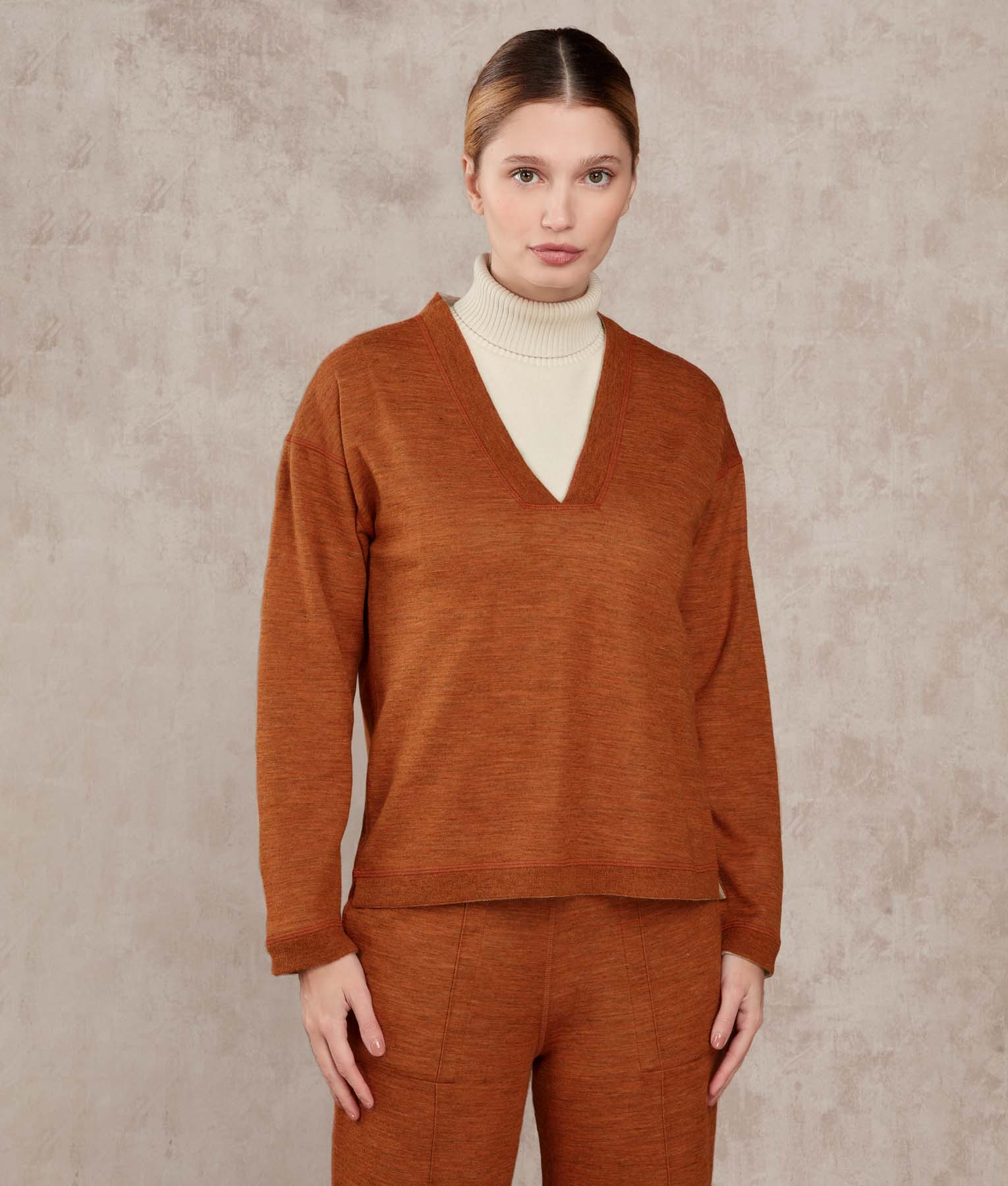 Basic Vee Neck Alpaca-Cotton Sweater - Image 5