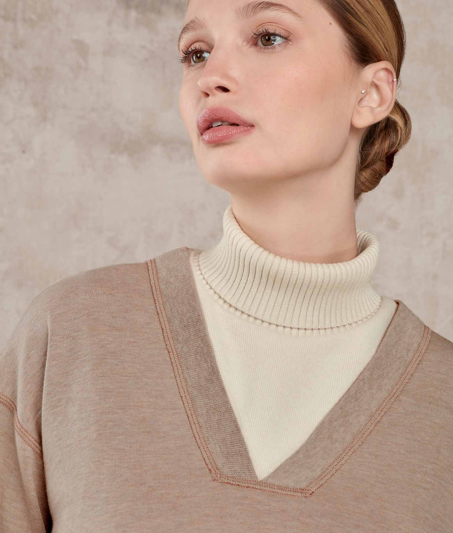 Basic Vee Neck Alpaca-Cotton Sweater - Image 6