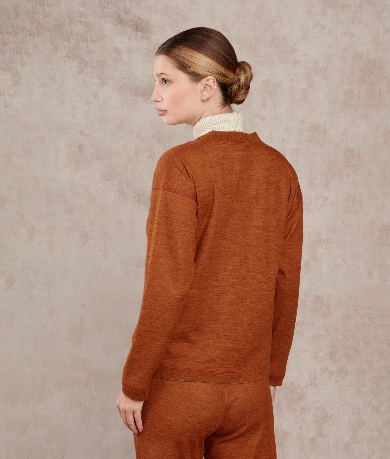 Basic Vee Neck Alpaca-Cotton Sweater - Image 15