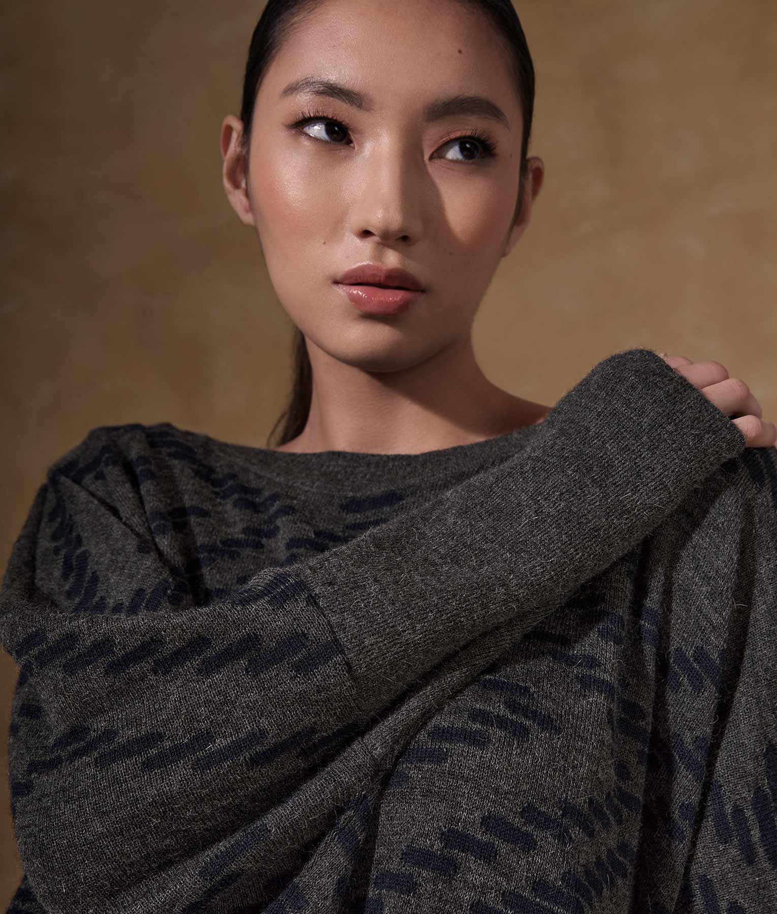 Bi Colour Jacquard Poncho With Sleeves - Gray And Navy Blue - Image 2