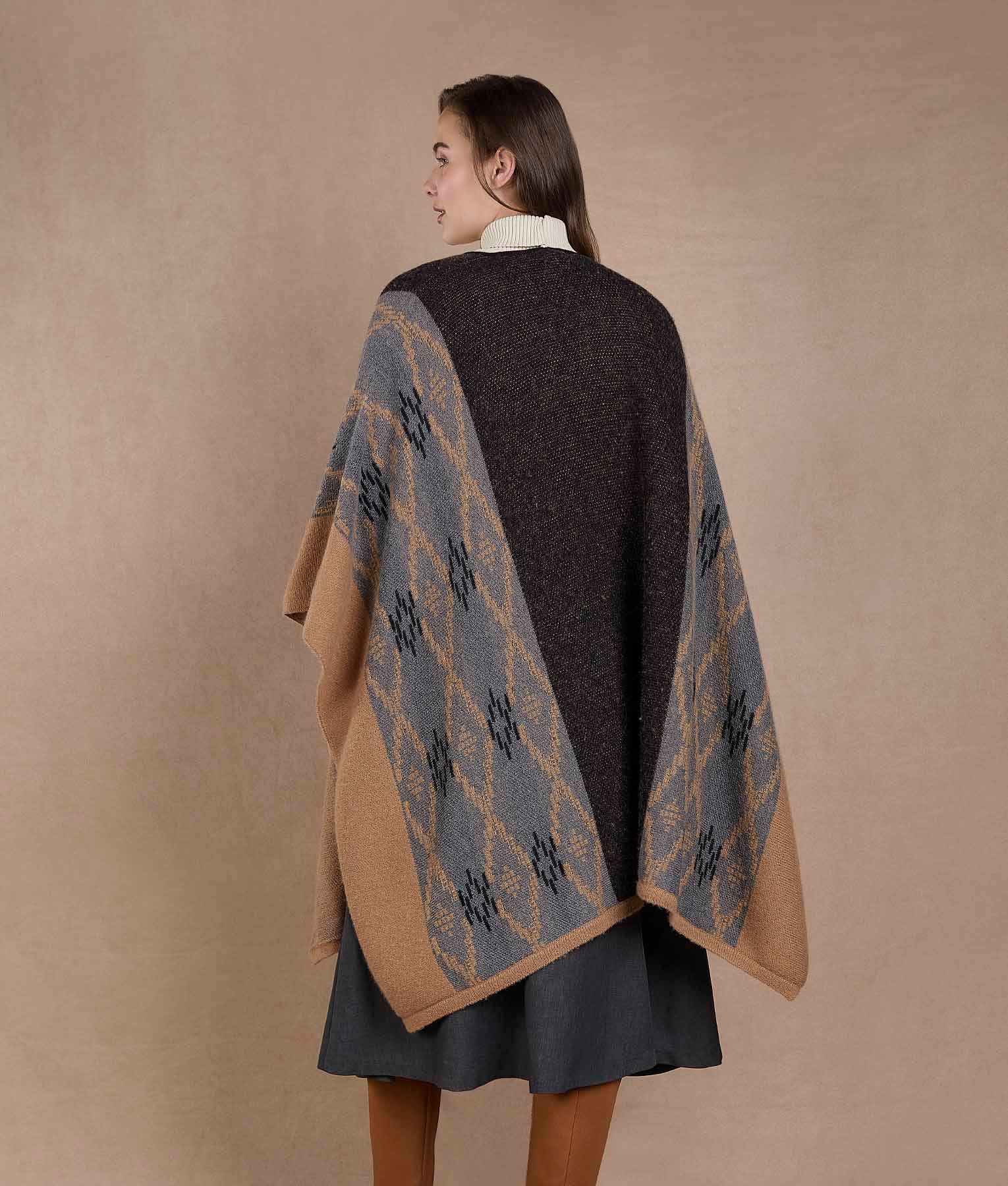 Black Diamond Cape - Image 3