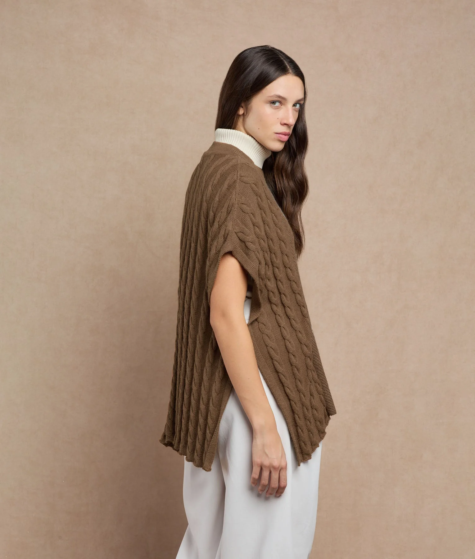 Cables & Structors Poncho - Image 5