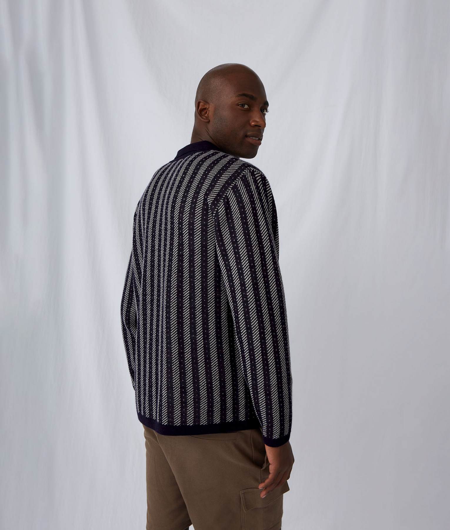 Flowing Ribs Polo Neck Men's Sweater - Image 3