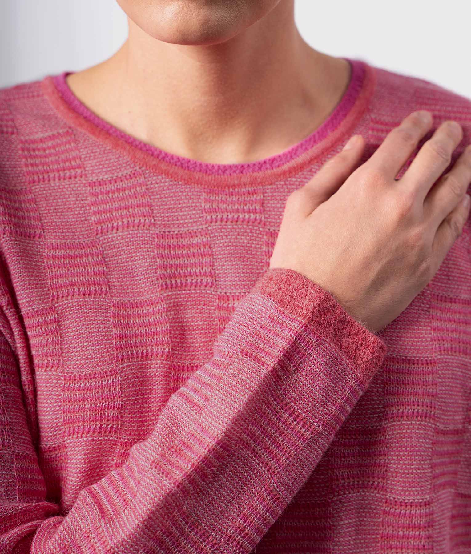High And Low O Neck Stiched Sweater - Fuchsia And Light Pink - Image 3