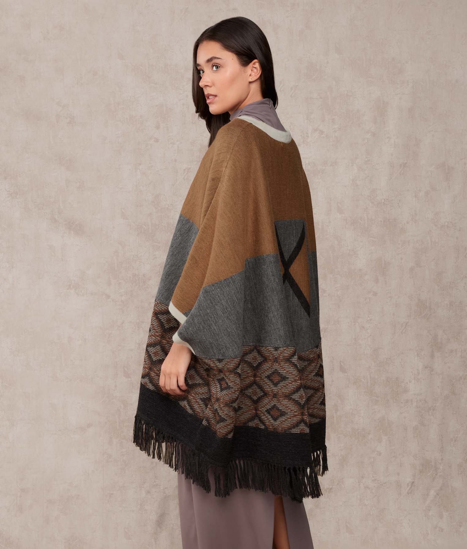 La Favorita Jacquard Poncho - Tobacco And Licorice Brown - Image 3