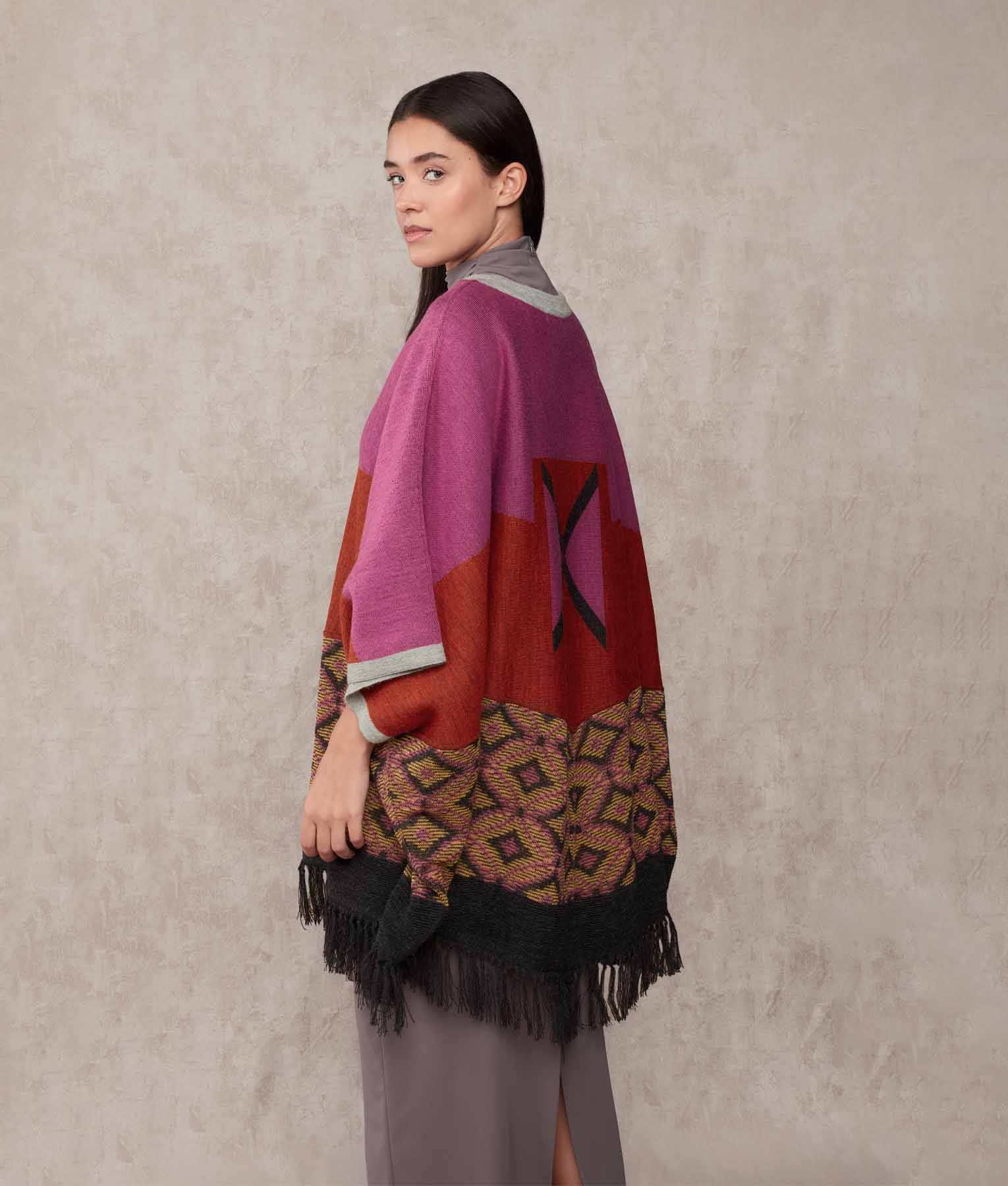 La Favorita Jacquard Poncho - Violet Rose And Chili - Image 3