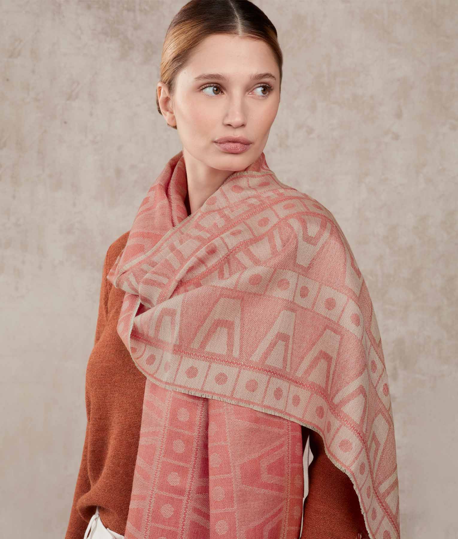 Las Andenas Shawl - Image 3