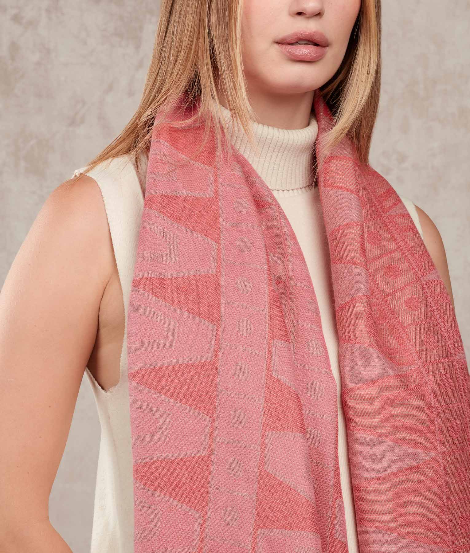 Las Andenas Shawl - Image 5