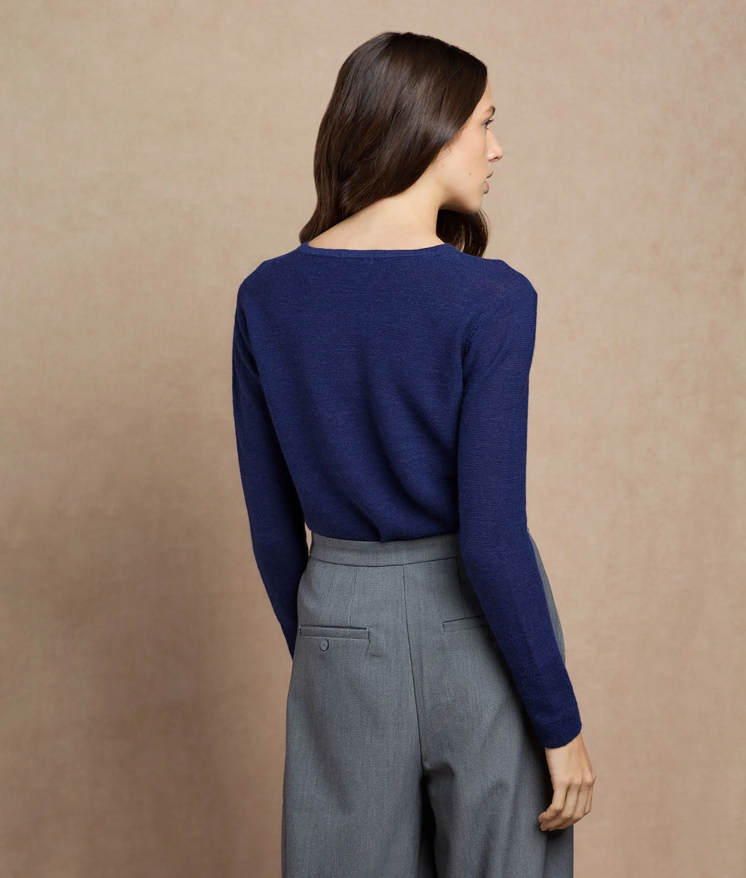 Links Basic Vee Sweater - Image 5