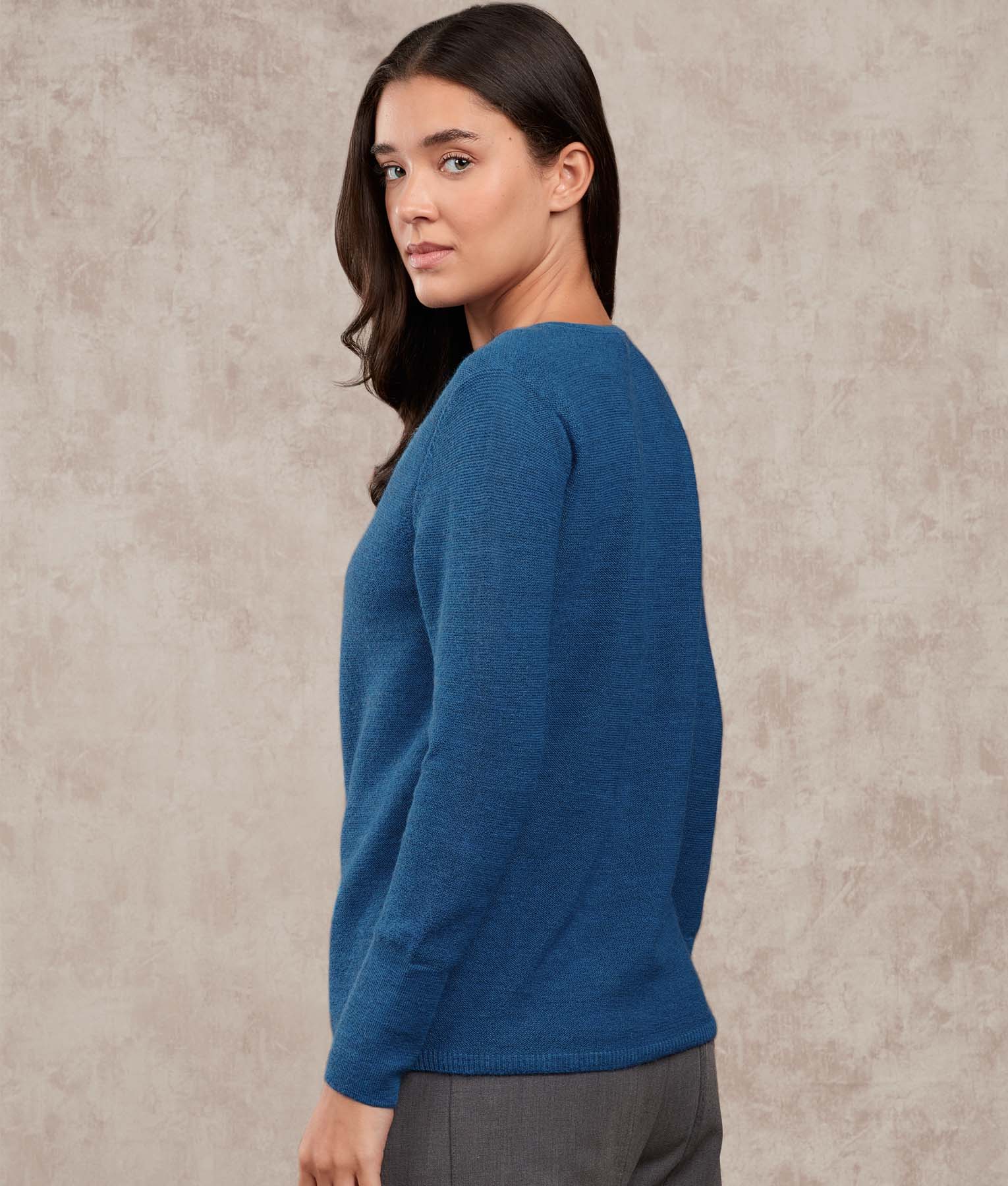 Links Basic Vee Sweater - Image 8