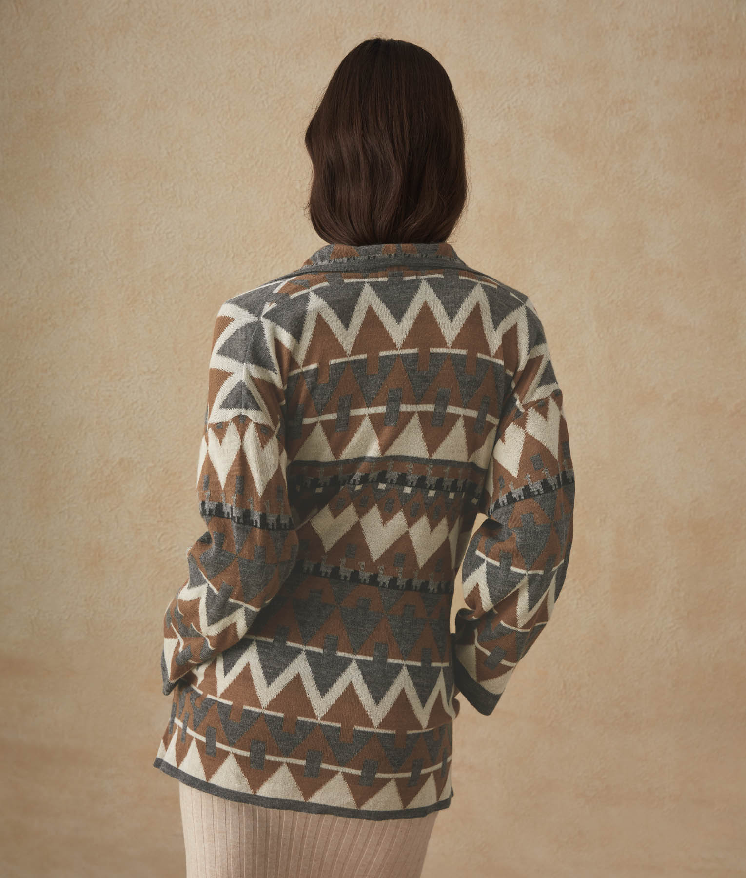 Long Reversible Jacquard Cardigan - Image 3