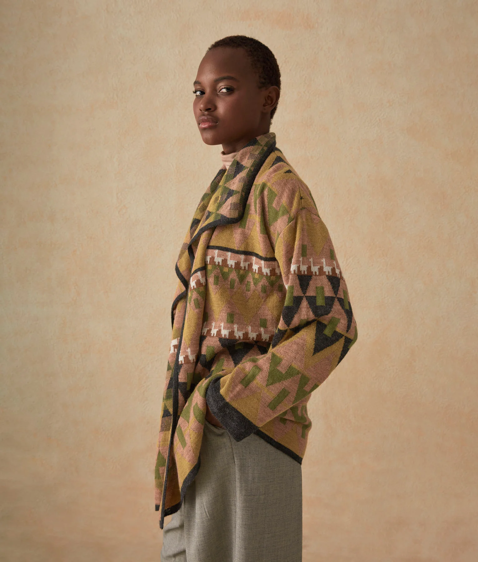 Long Reversible Jacquard Cardigan - Image 5