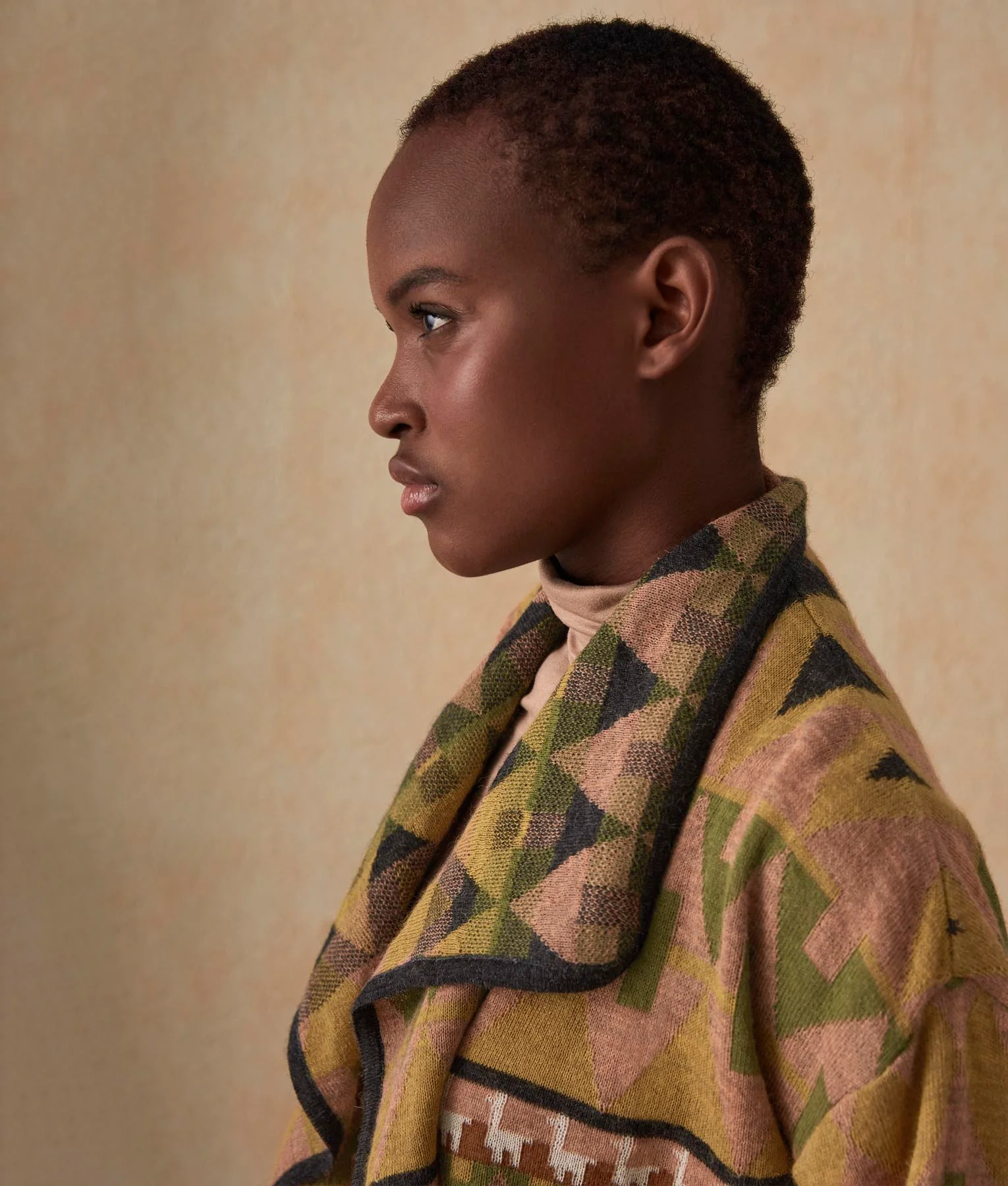 Long Reversible Jacquard Cardigan - Image 6
