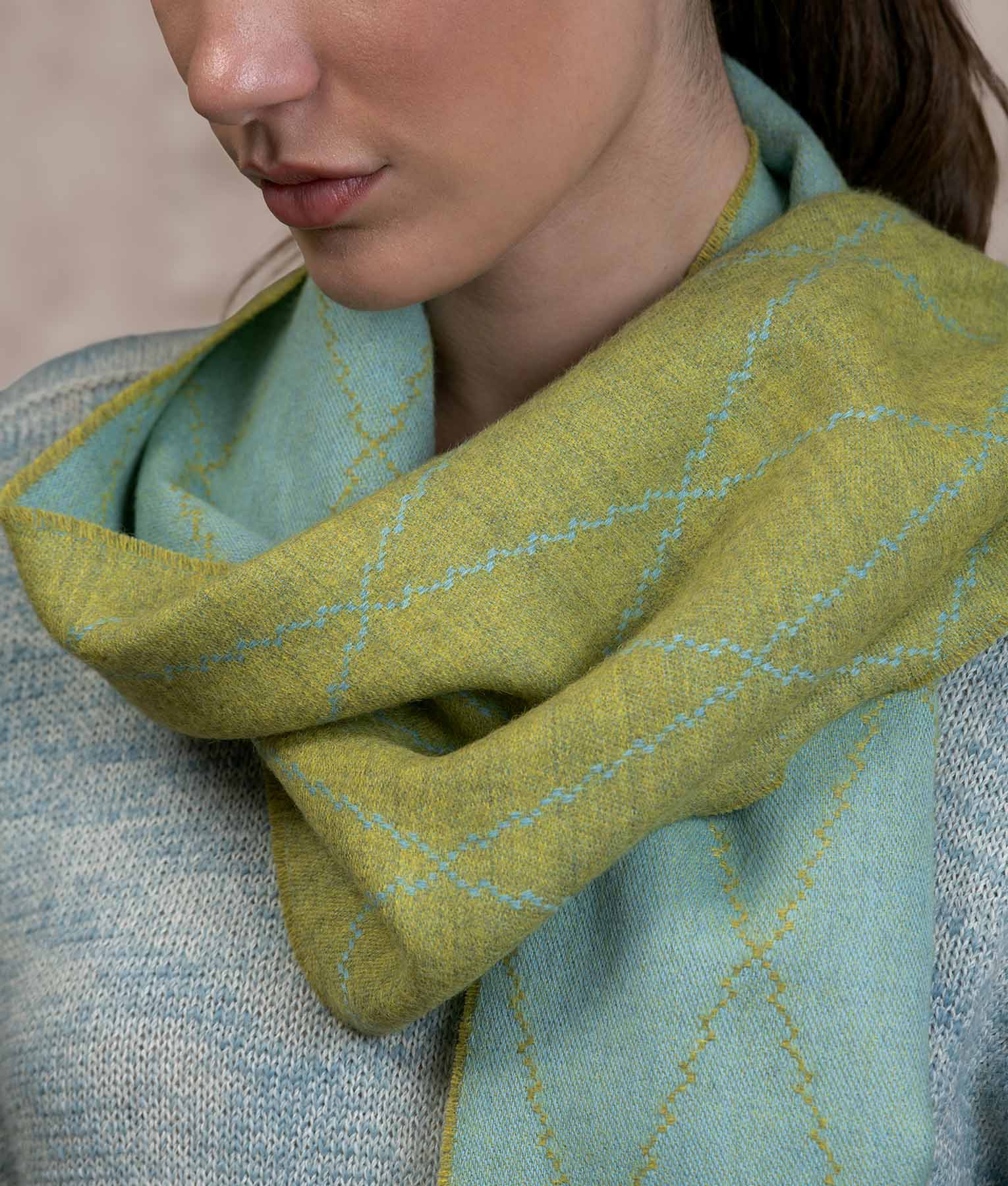 Los Coquitos Sarga Scarf - Air blue and Oasis green - Image 3