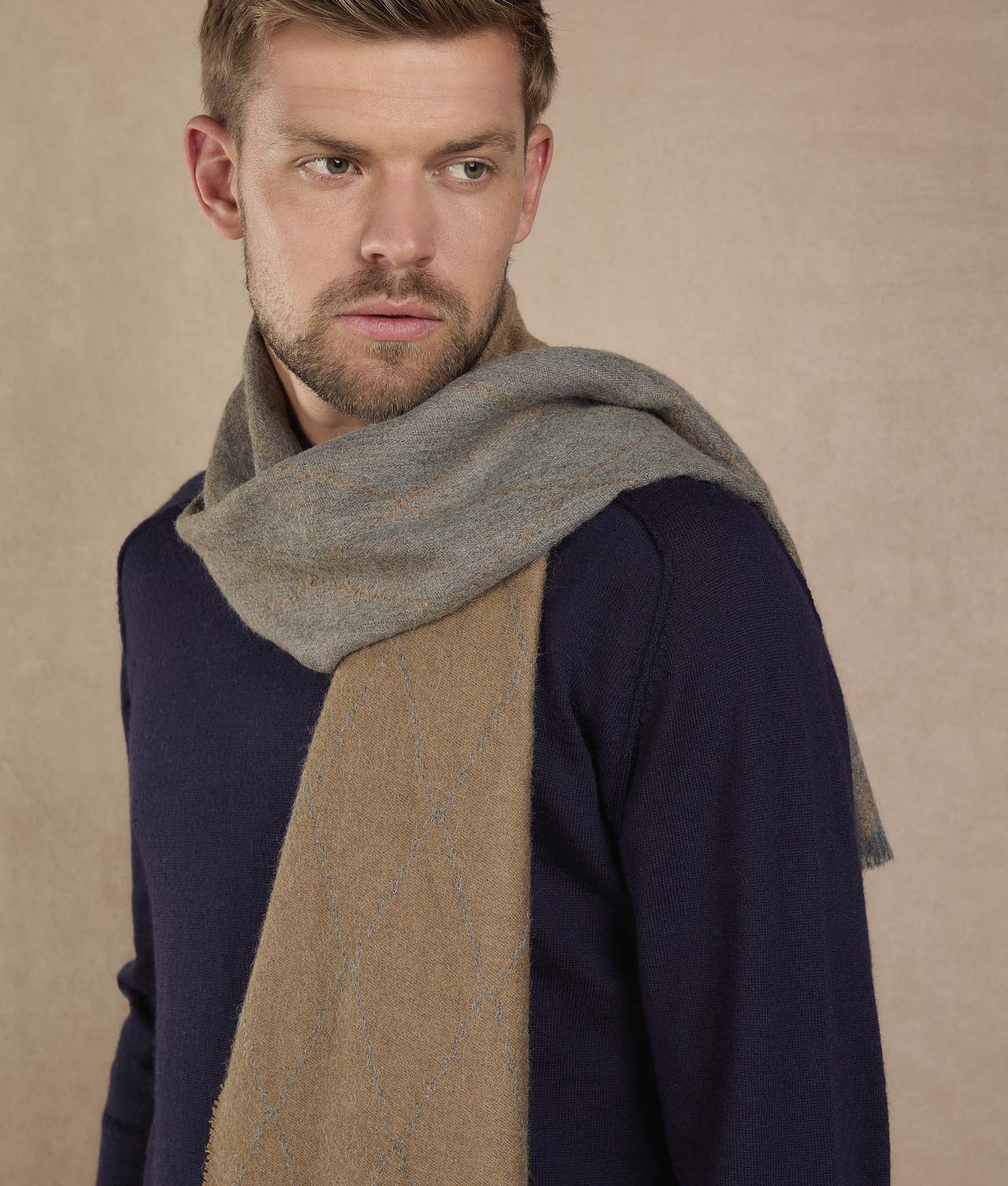 Los Coquitos Sarga Scarf - camel and heather gray - Image 2