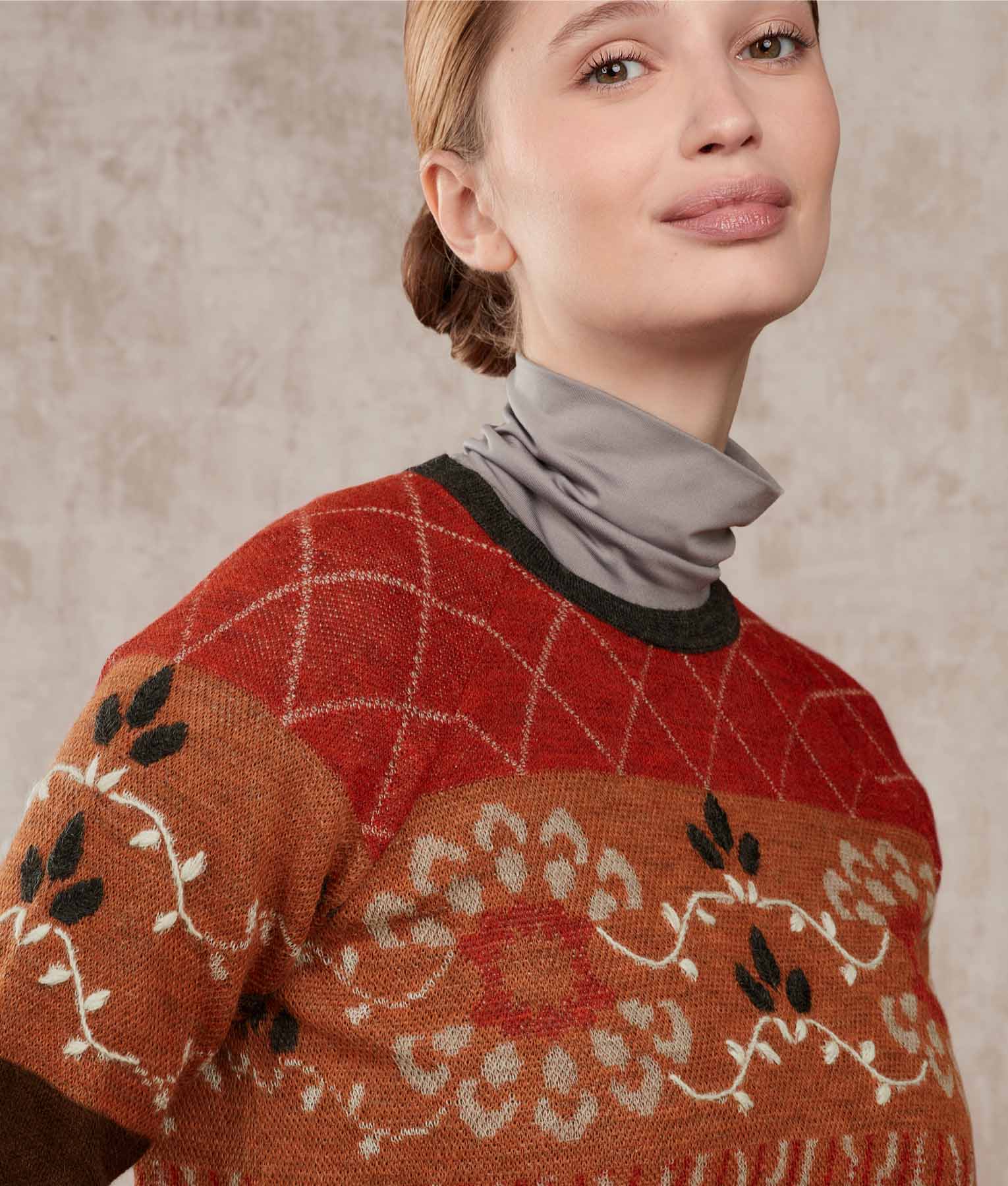 Los Flores Sweater - Autumn Ocher And Iron Gray - Image 3