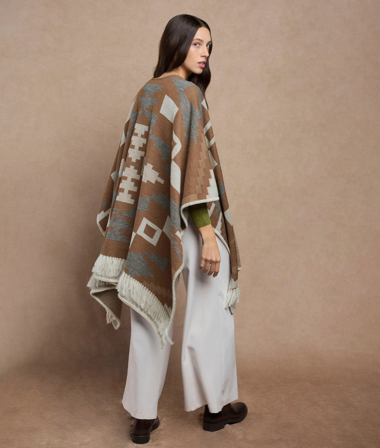 Mago Jacquard Cape - Image 4