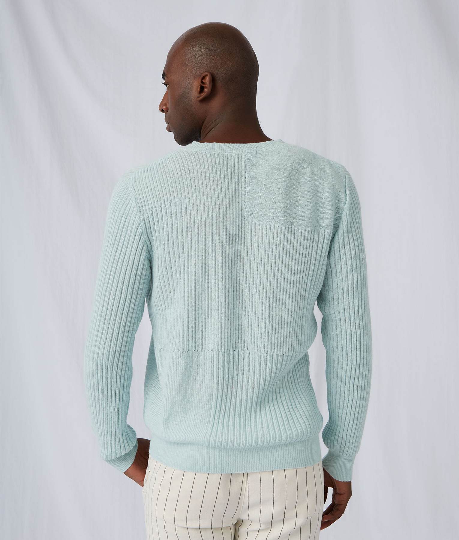 Men's Vee Neck Heavy Rib Sweater - Image 5