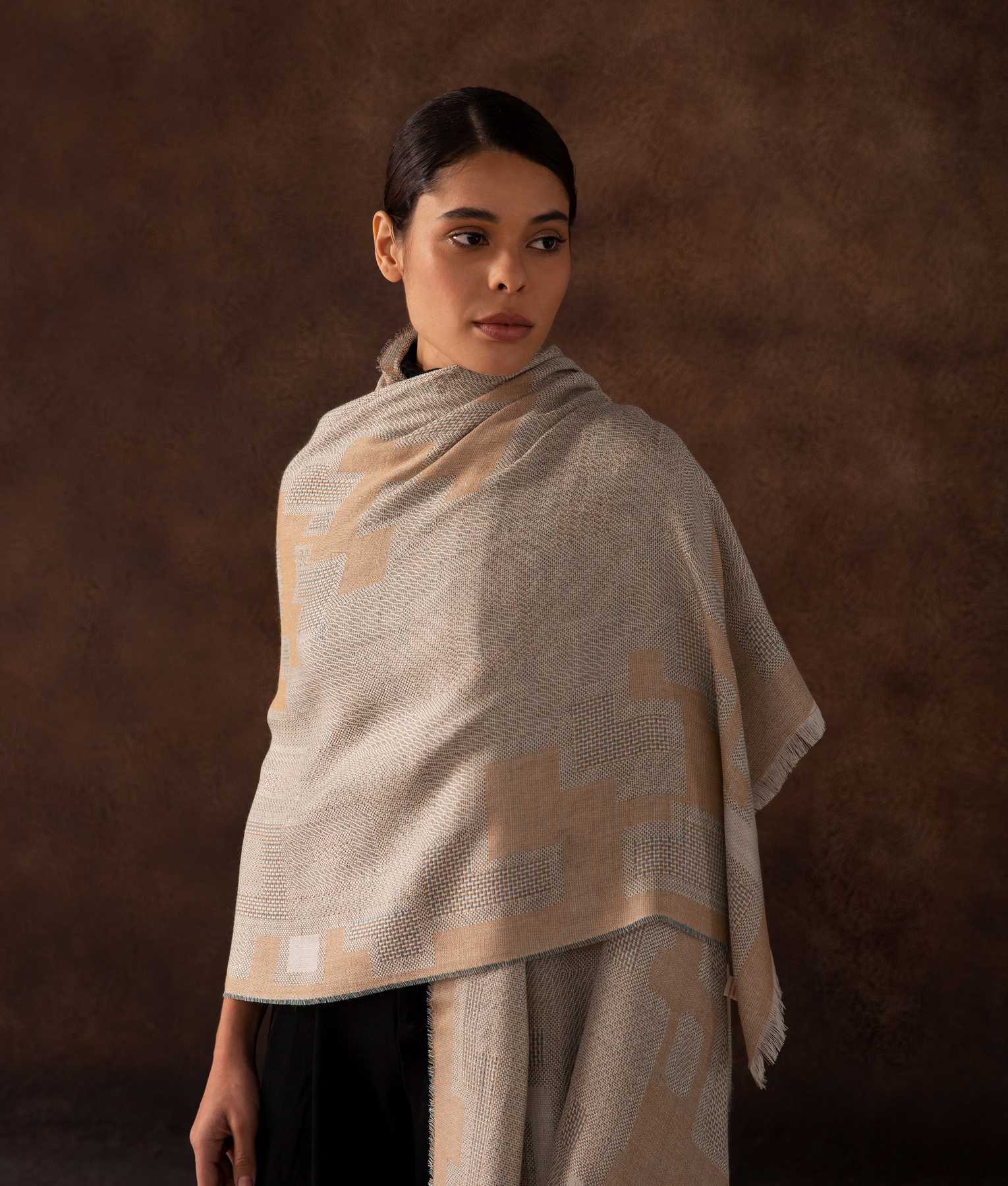 New Moche Crowned Shawl - Image 3