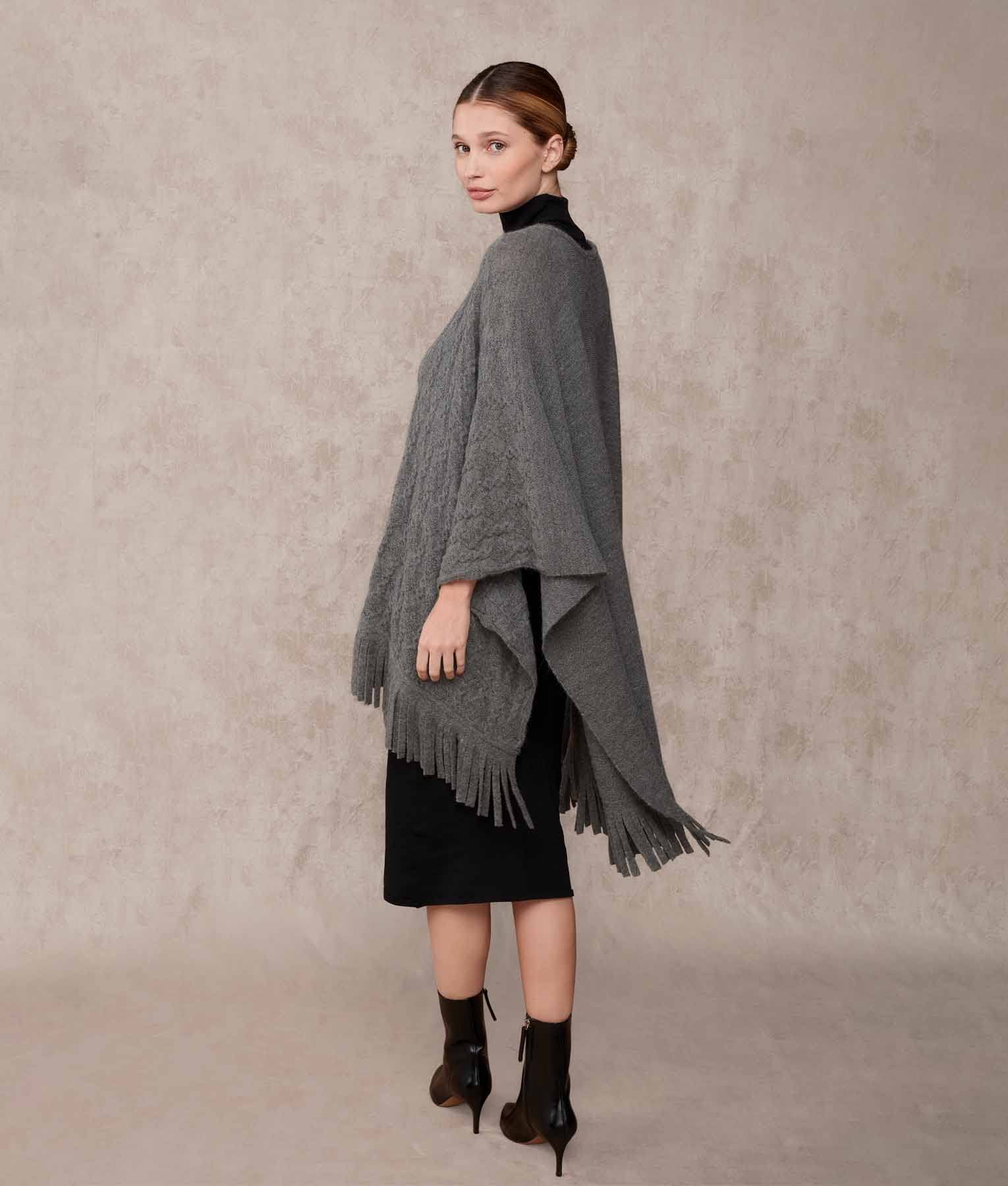 Poncho Cazador - December Sky Grey - Image 3