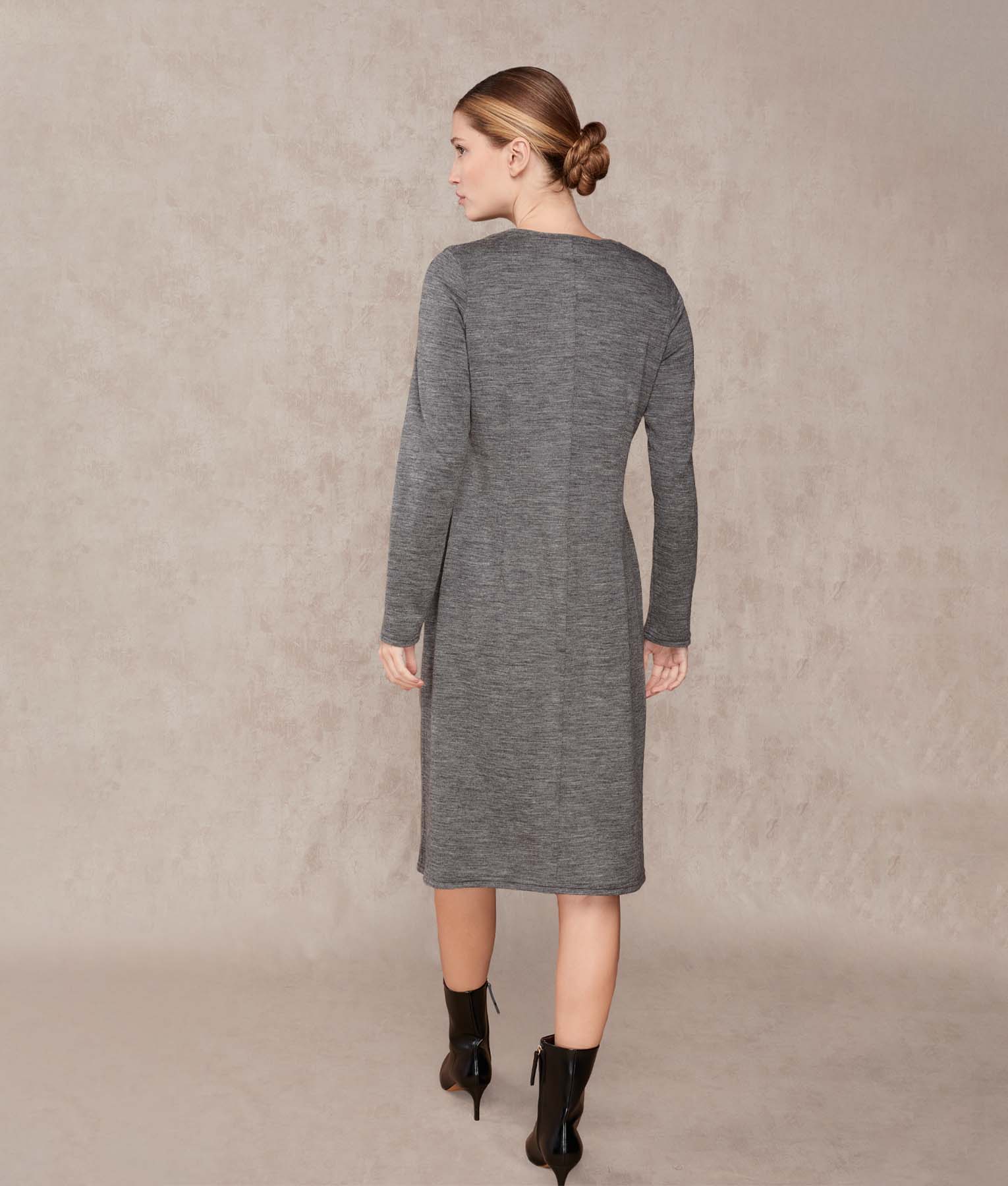 Reversible Classic Sheat Dress - Image 7