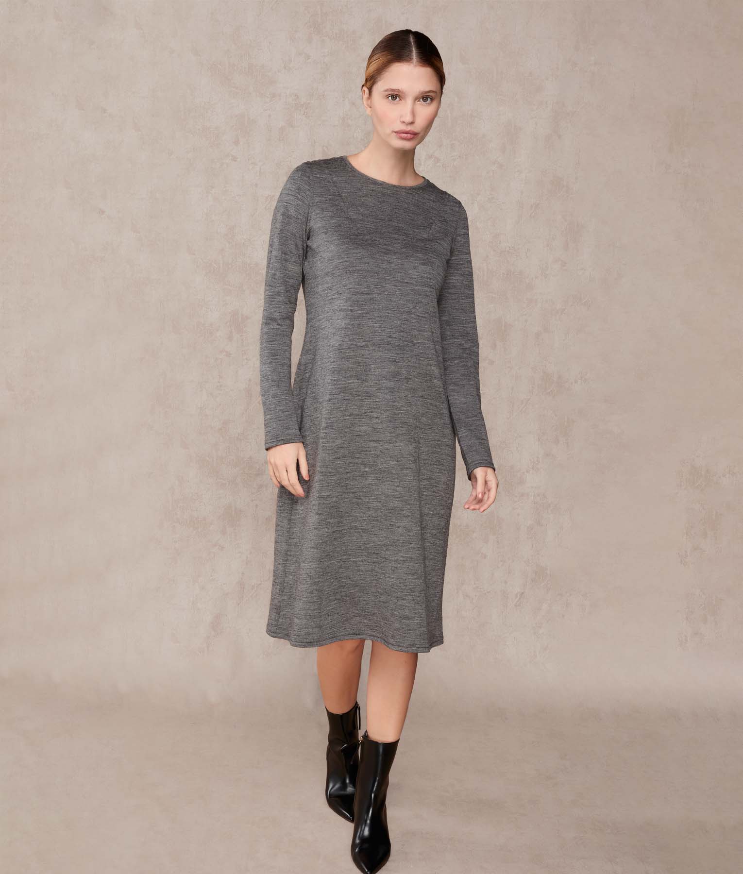 Reversible Classic Sheat Dress - Image 9