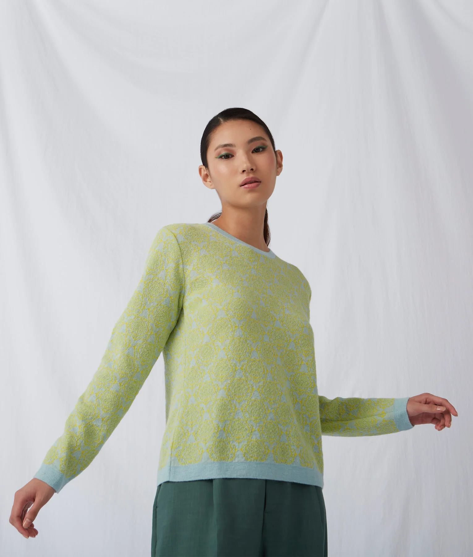 Transfer Flowers Basic Sweater - Image 3